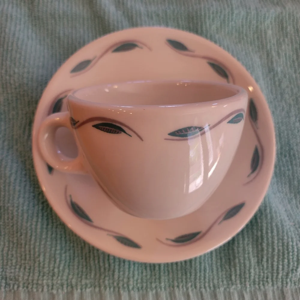 Vintage Homer Laughlin Best China Cups & Saucers (2 sets) ~ Retro!